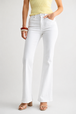 Jenna Strechy Flare jeans